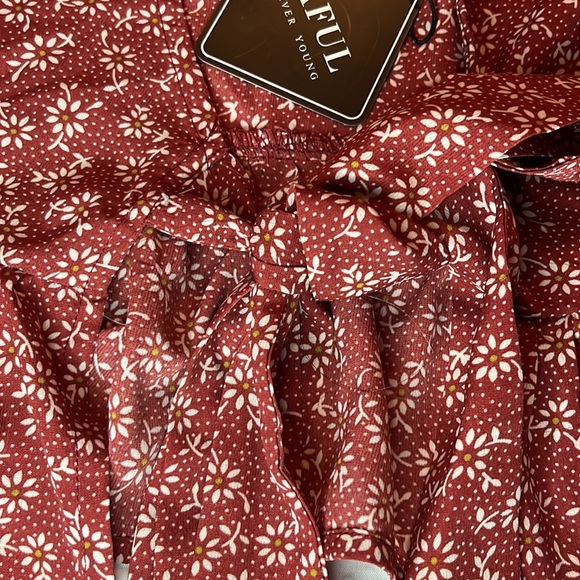 NWT ZAFUL FLORAL FRONT TIE CROP TANK BURGUNDY  SIZE L - Picture 3 of 4
